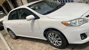 Toyota Corolla 2012 White