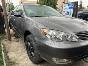 Toyota Camry 2005 Gray