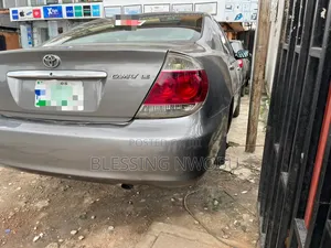 Toyota Camry 2005 Gray