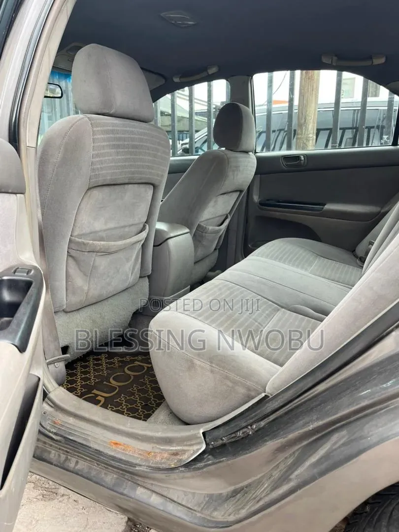 Toyota Camry 2005 Gray