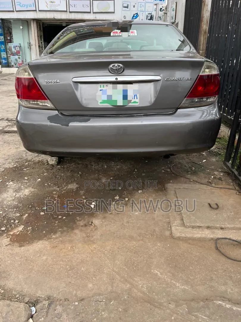 Toyota Camry 2005 Gray