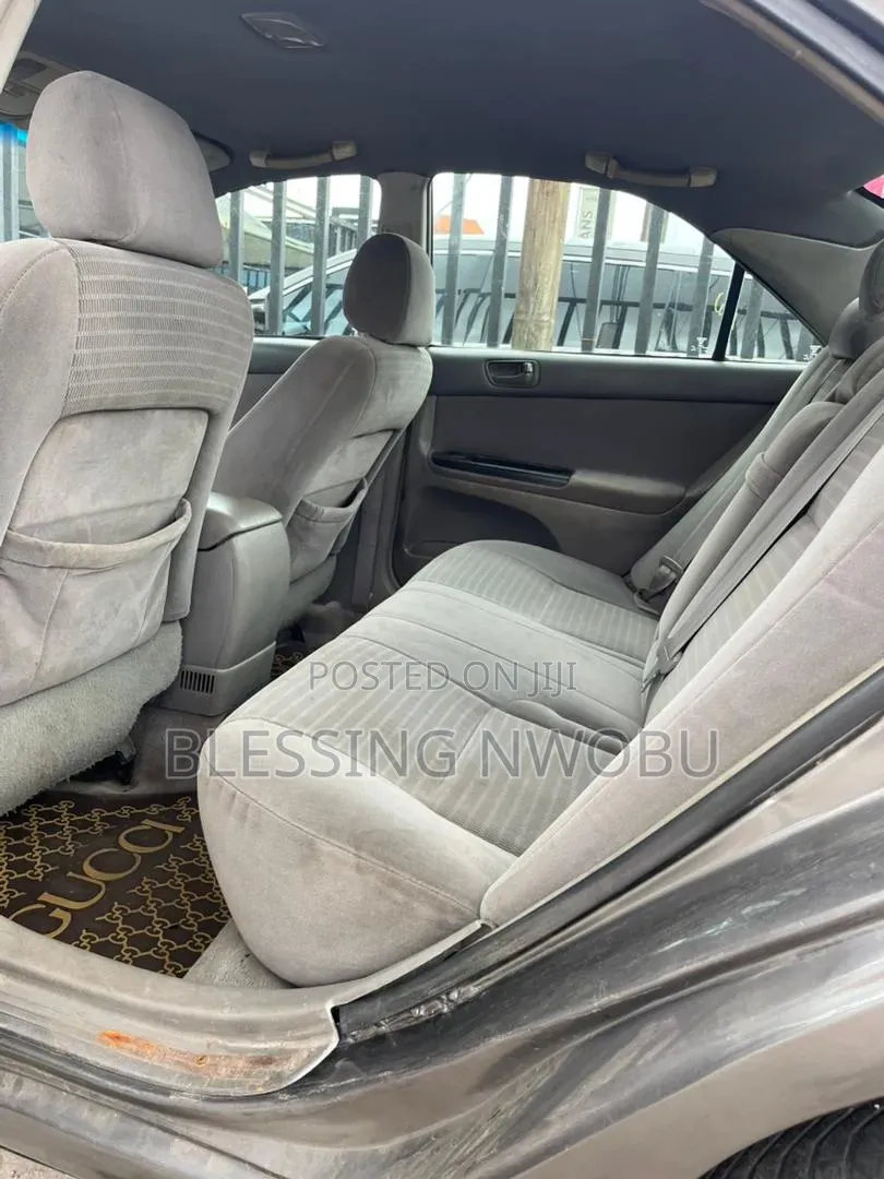 Toyota Camry 2005 Gray