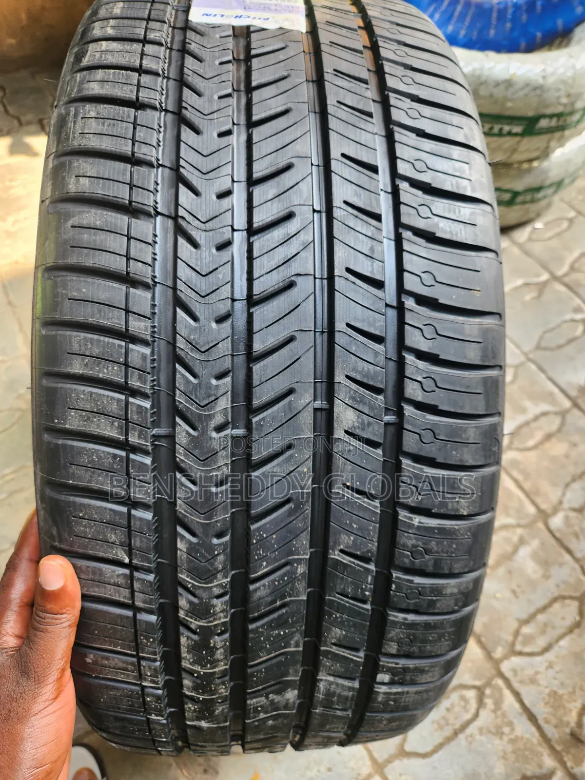 285/40r23 Michelin Original