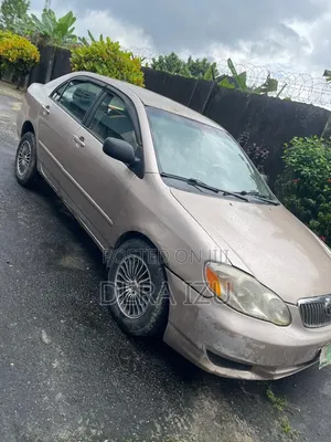 Toyota Corolla 2004 Gold