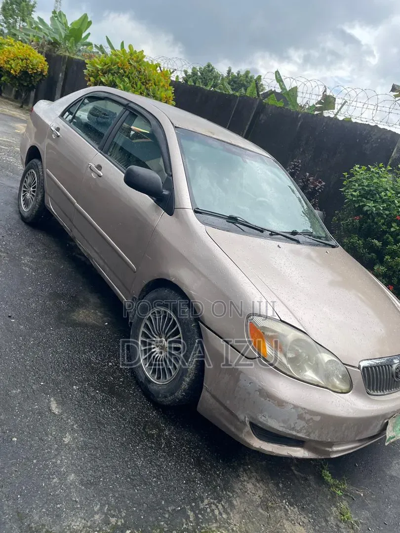 Toyota Corolla 2004 Gold