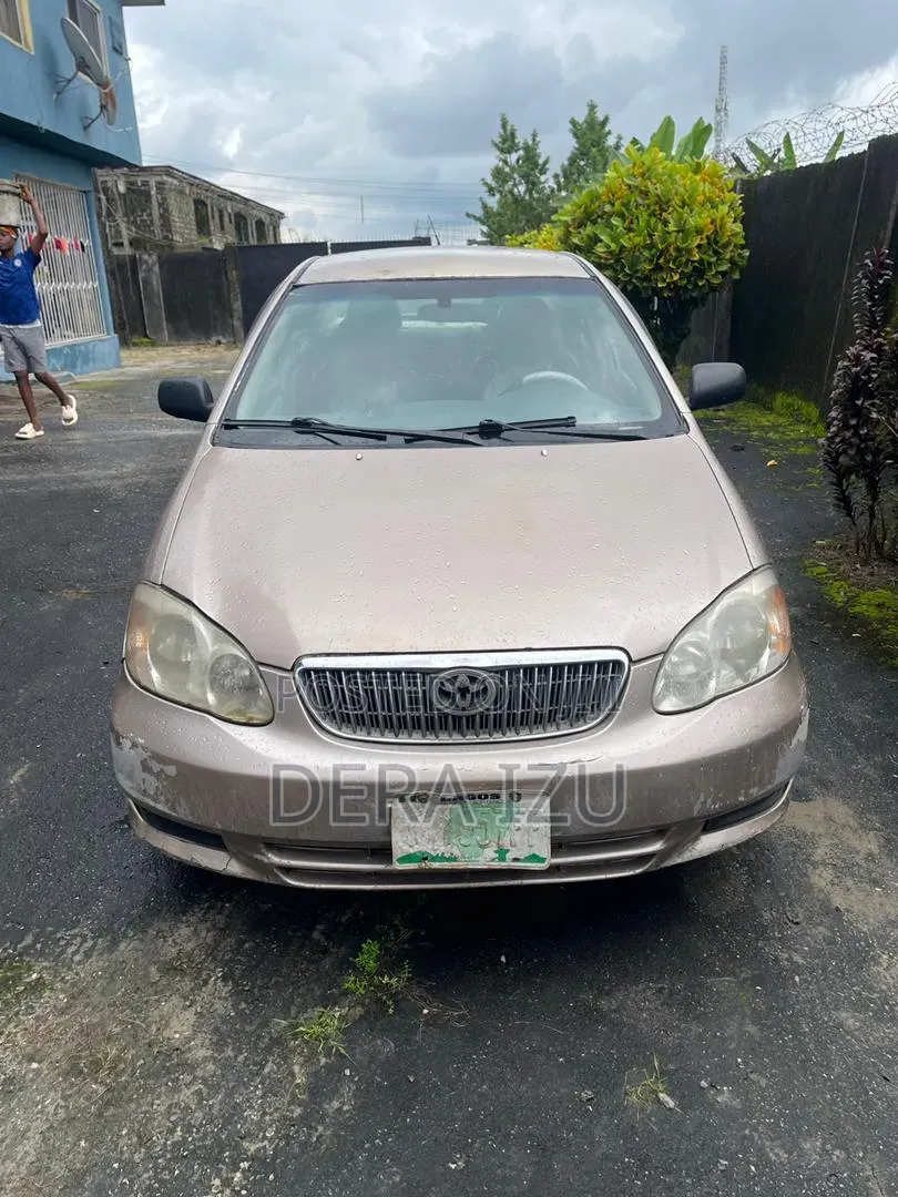Toyota Corolla 2004 Gold