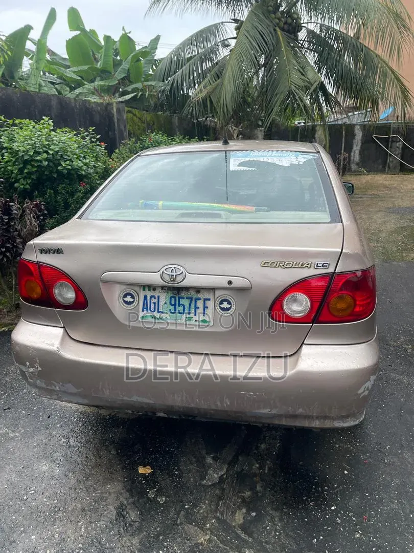 Toyota Corolla 2004 Gold