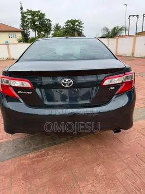 Toyota Camry SE Sport 4dr Sedan w/Prod. End 11/13 (2.5L 4cyl 6A) 2014