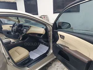 Toyota Avalon Limited 4dr Sedan (3.5L 6cyl 6A) 2014 Brown