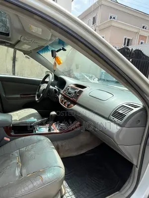Toyota Camry 2004 Silver