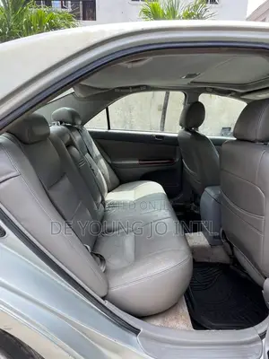 Toyota Camry 2004 Silver