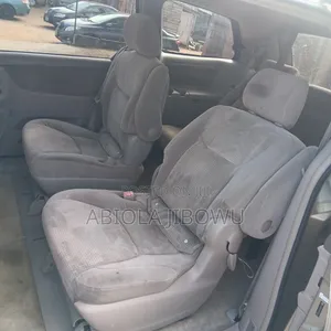 Toyota Sienna LE 2008 Gold