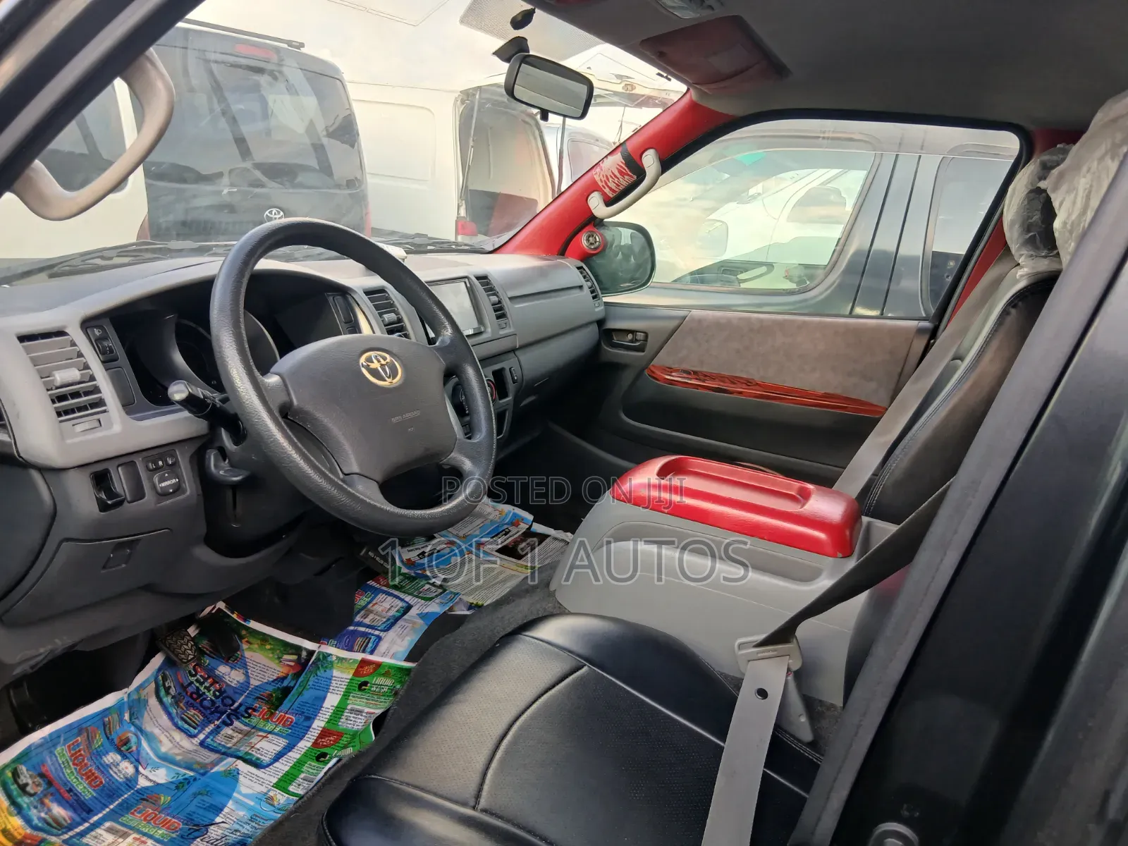 Toyota HiAce 2014 Black