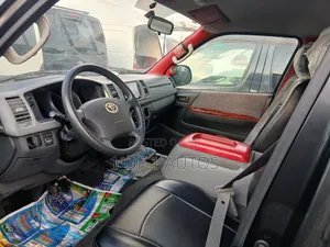 Toyota HiAce 2014 Black