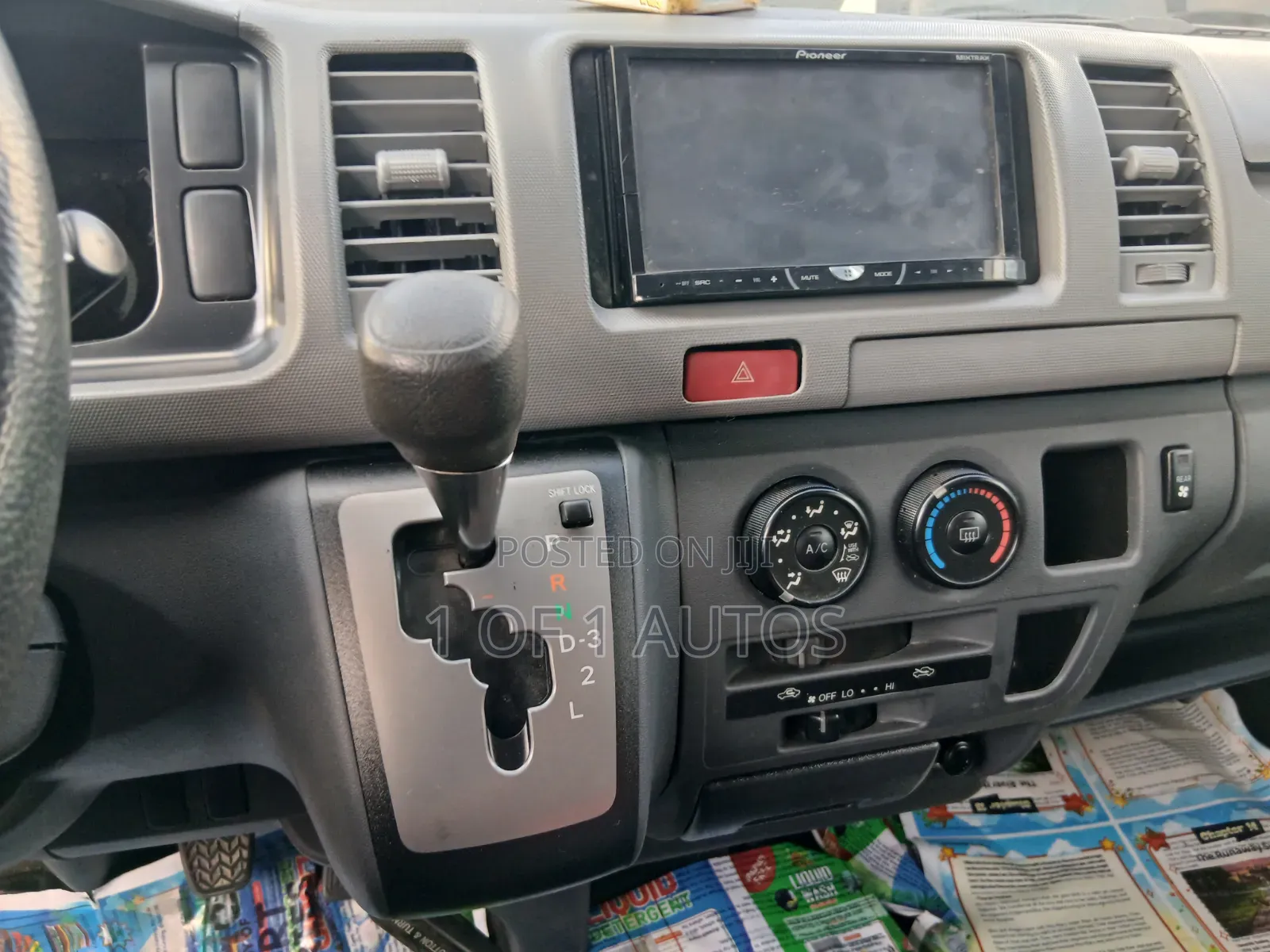 Toyota HiAce 2014 Black