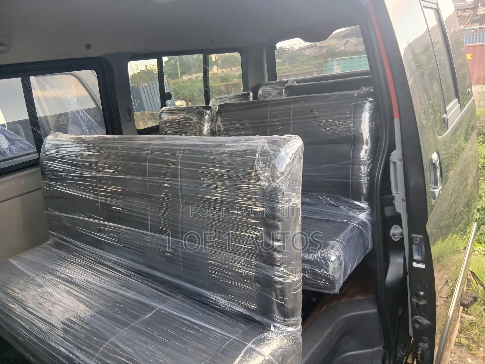 Toyota HiAce 2014 Black