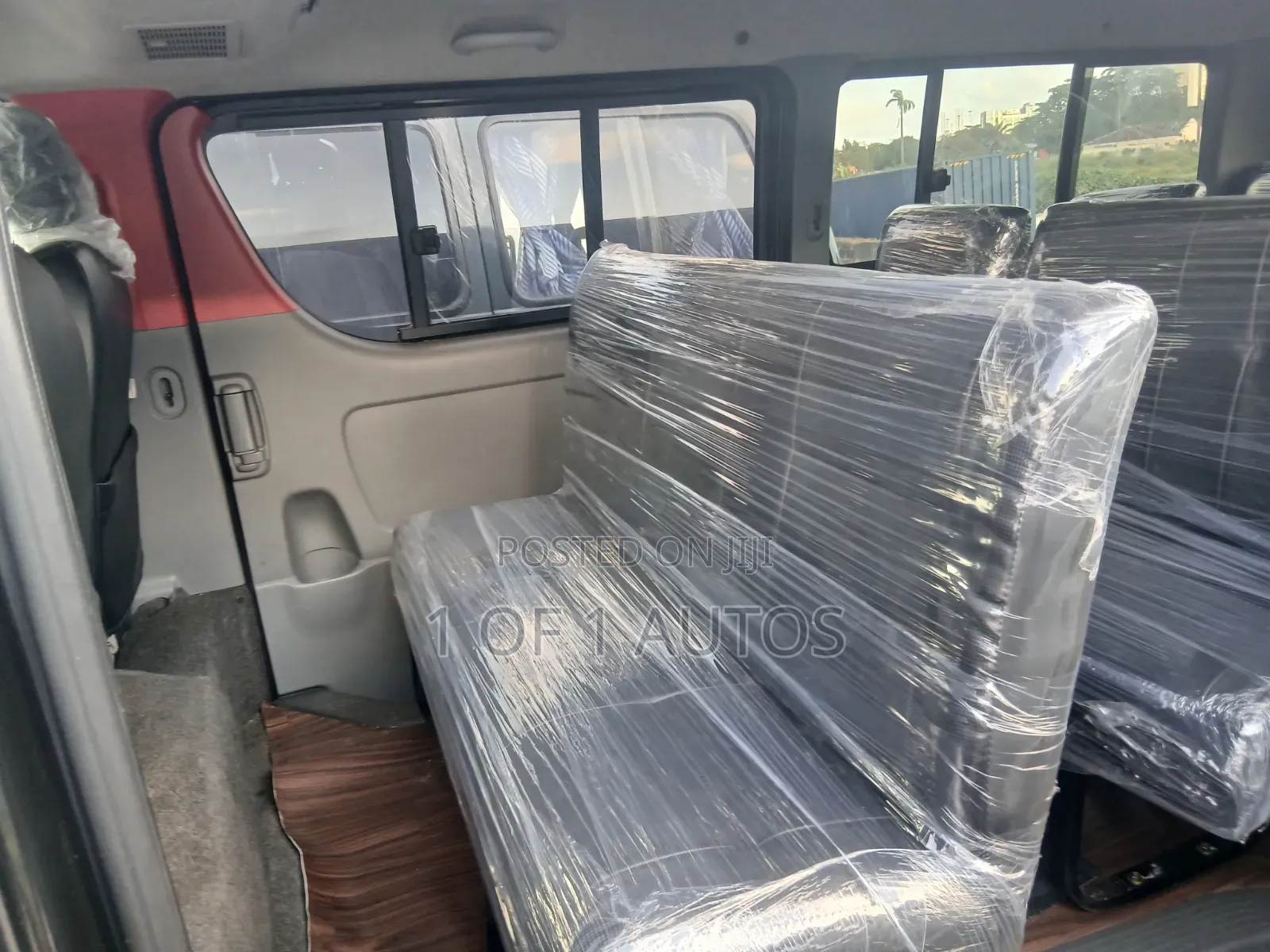 Toyota HiAce 2014 Black