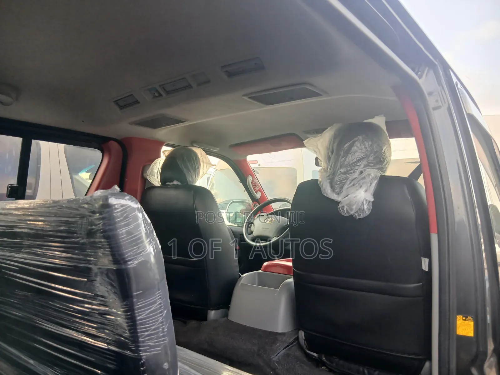 Toyota HiAce 2014 Black
