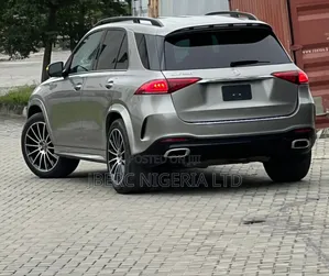 Mercedes-Benz GLE-Class 2021 Gold