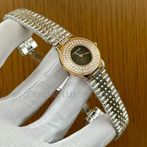 Versace Quality Luxury Ladies Chain Strap Wristwatch
