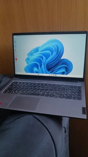 Laptop Lenovo ThinkBook 15 8GB AMD Ryzen 5 SSD 256GB