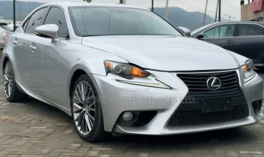 Lexus IS 2016 Silver