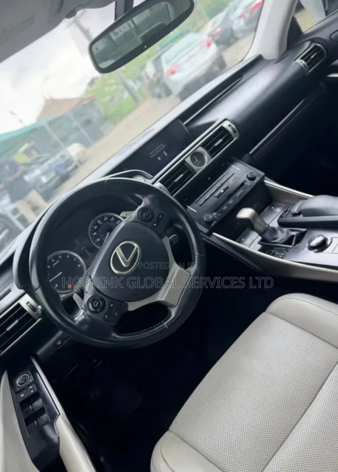 Lexus IS 2016 Silver