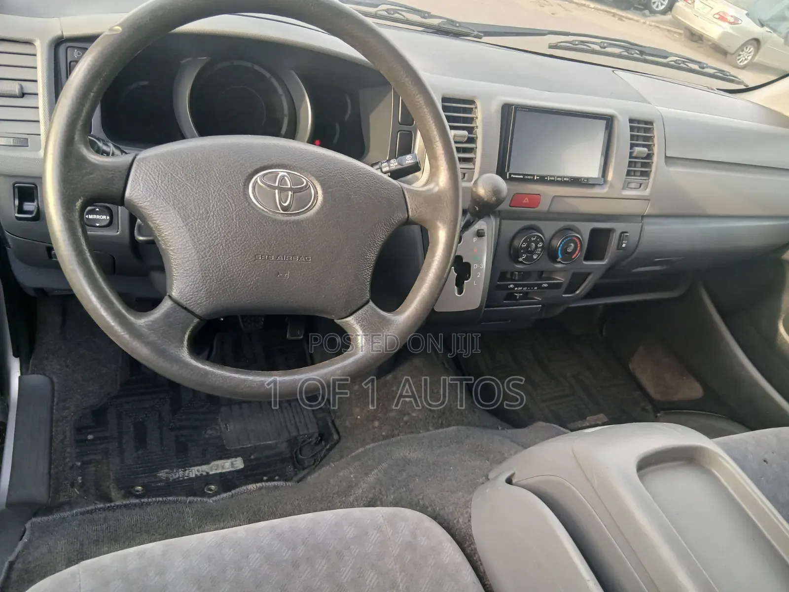 Toyota HiAce 2012 Silver