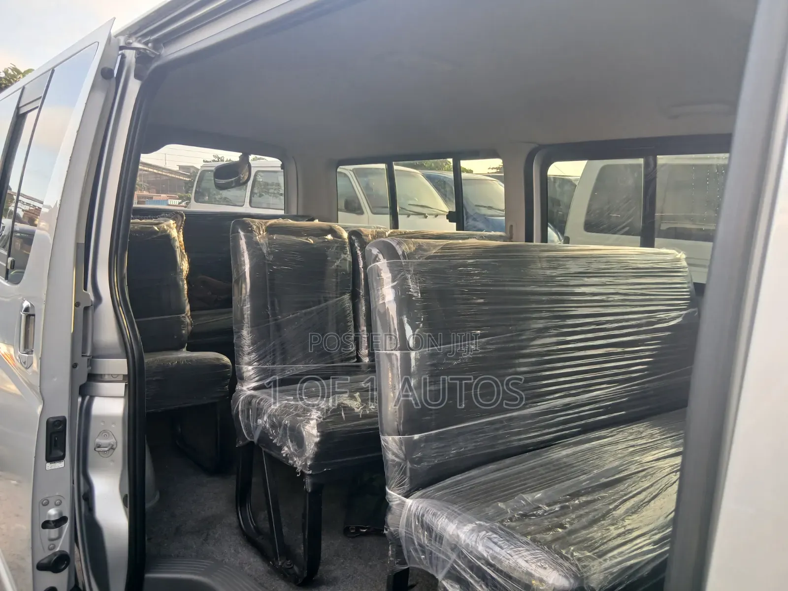 Toyota HiAce 2012 Silver