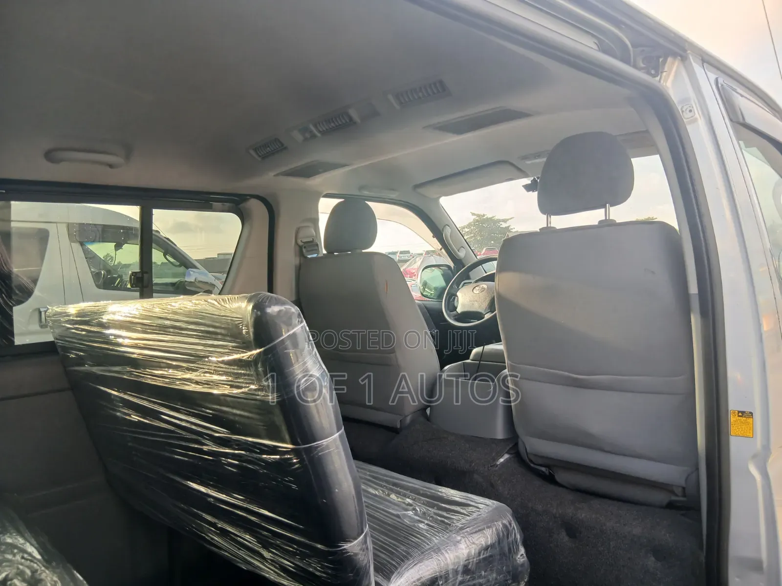 Toyota HiAce 2012 Silver
