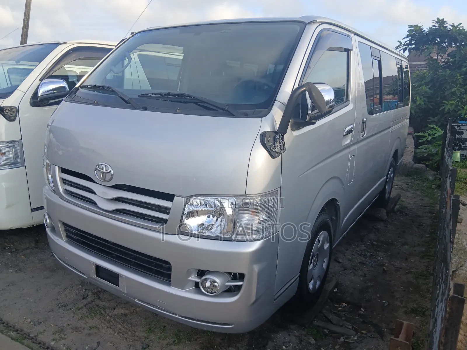 Toyota HiAce 2012 Silver