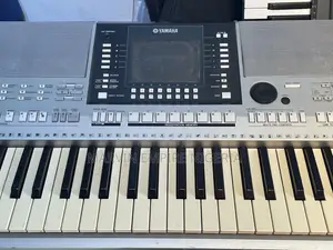 Yamaha Keyboard PSR-S710 With USB External Beats
