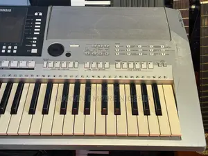 Yamaha Keyboard PSR-S710 With USB External Beats