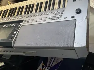 Yamaha Keyboard PSR-S710 With USB External Beats