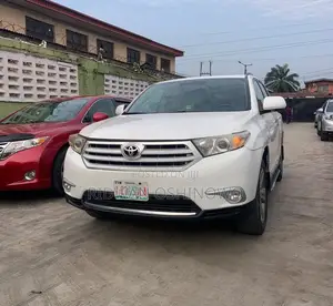 Toyota Highlander Limited 3.5l 4WD 2013 White