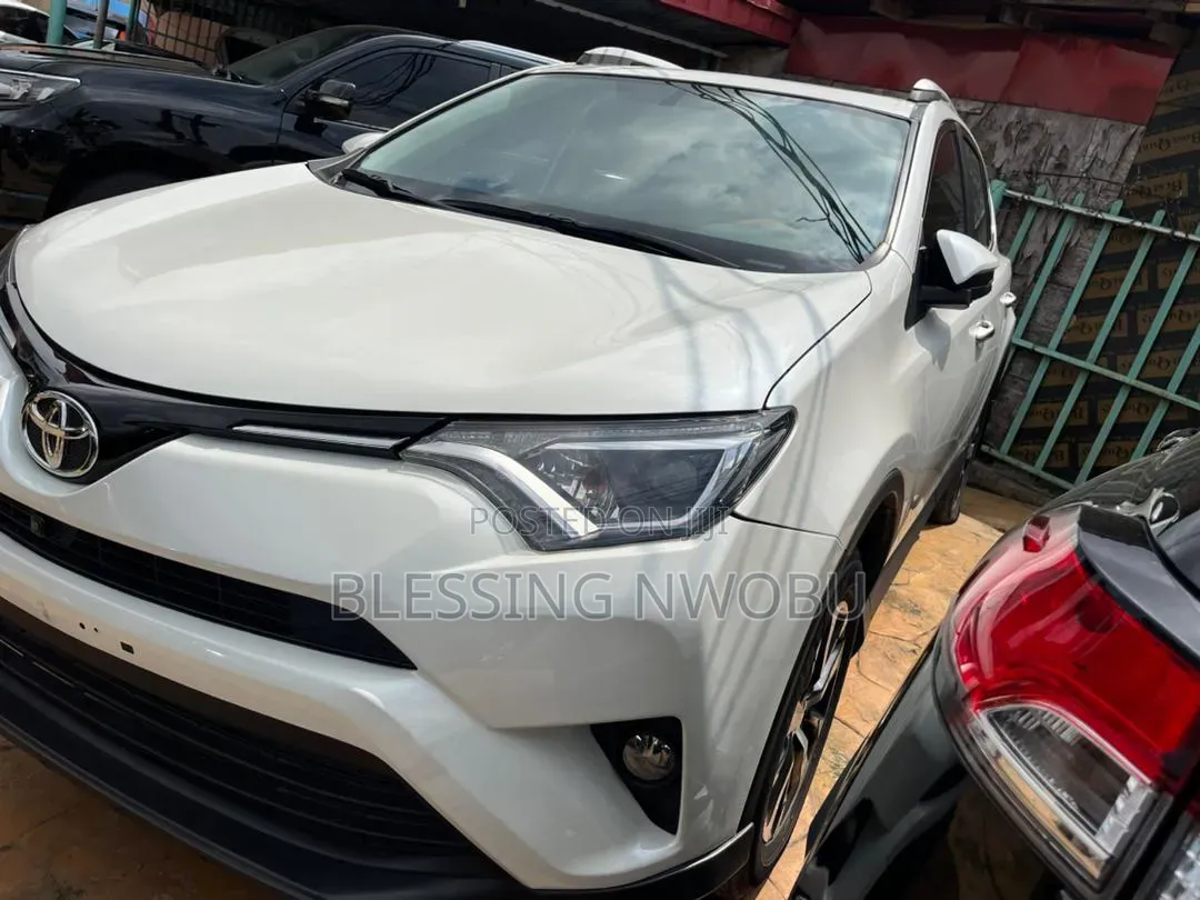Toyota RAV4 2020 White