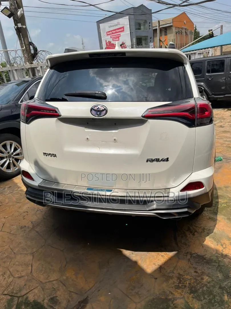 Toyota RAV4 2020 White