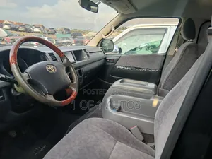 Toyota HiAce 2012 Black