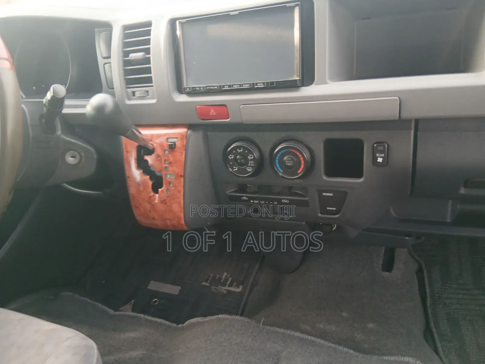 Toyota HiAce 2012 Black