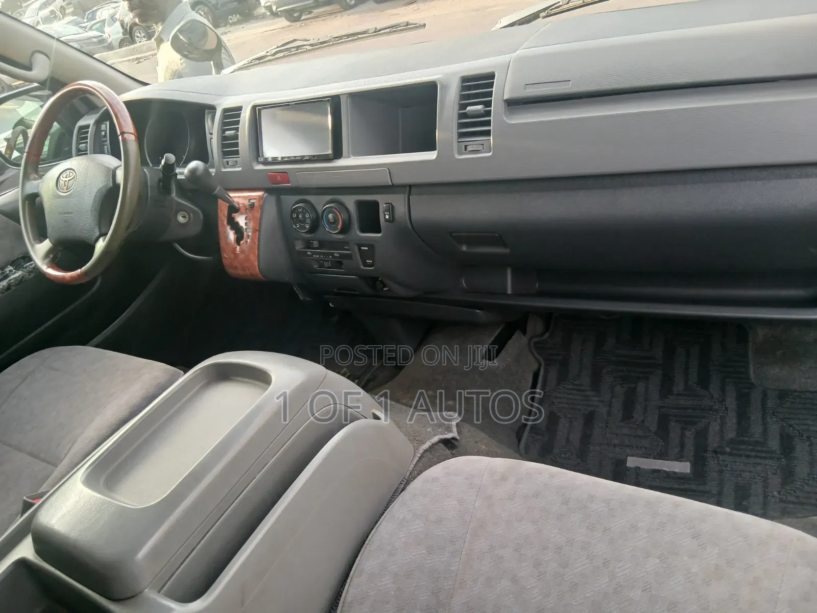Toyota HiAce 2012 Black
