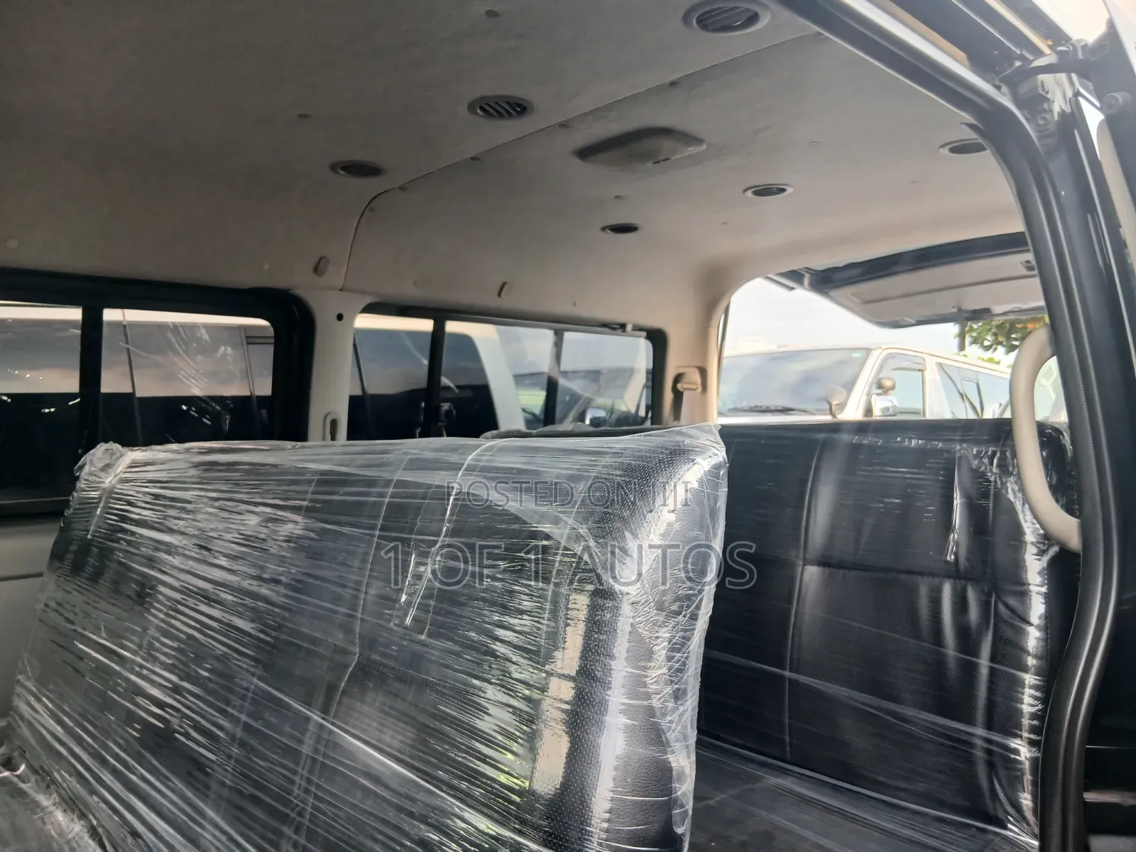 Toyota HiAce 2012 Black