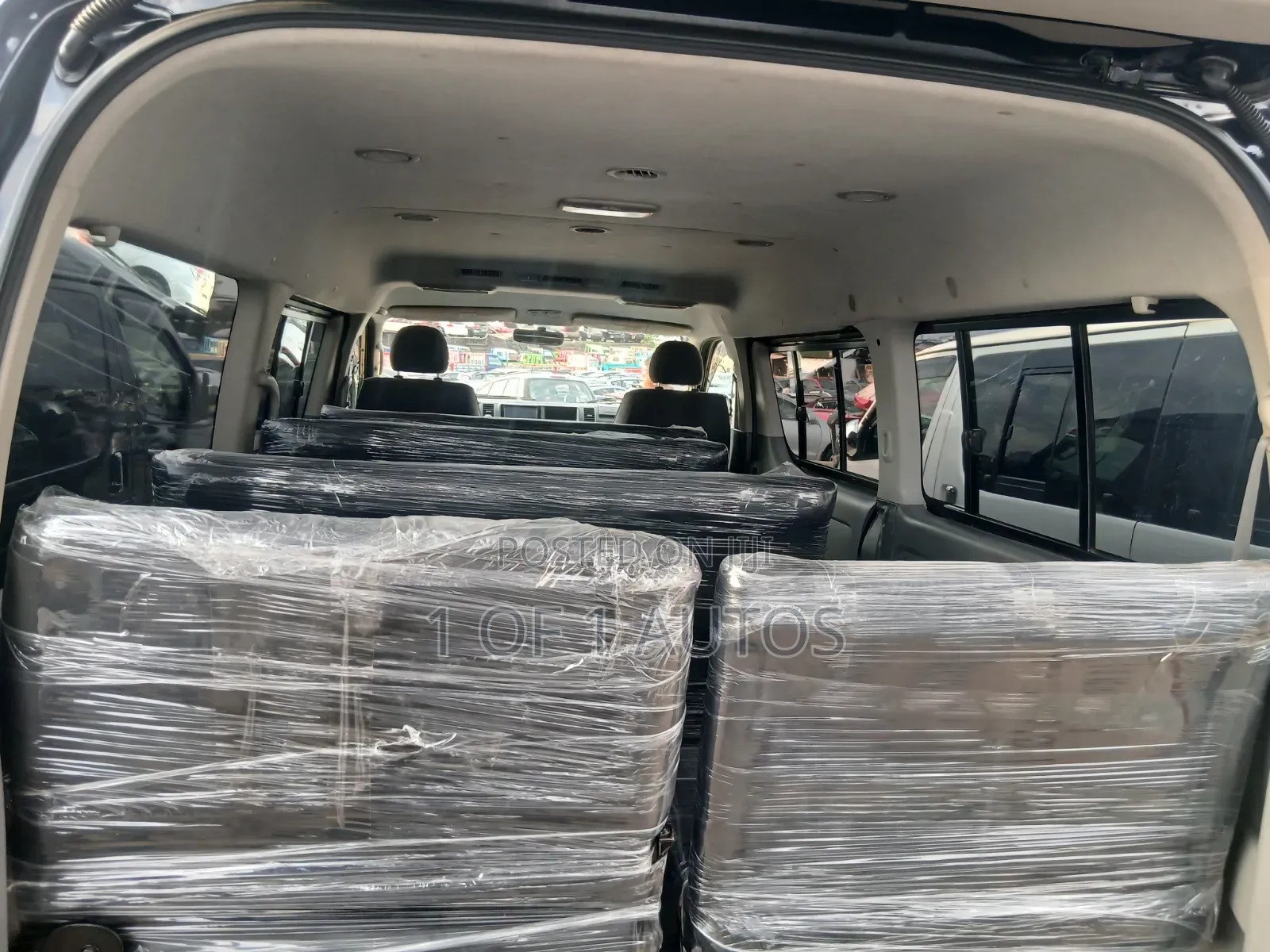 Toyota HiAce 2012 Black