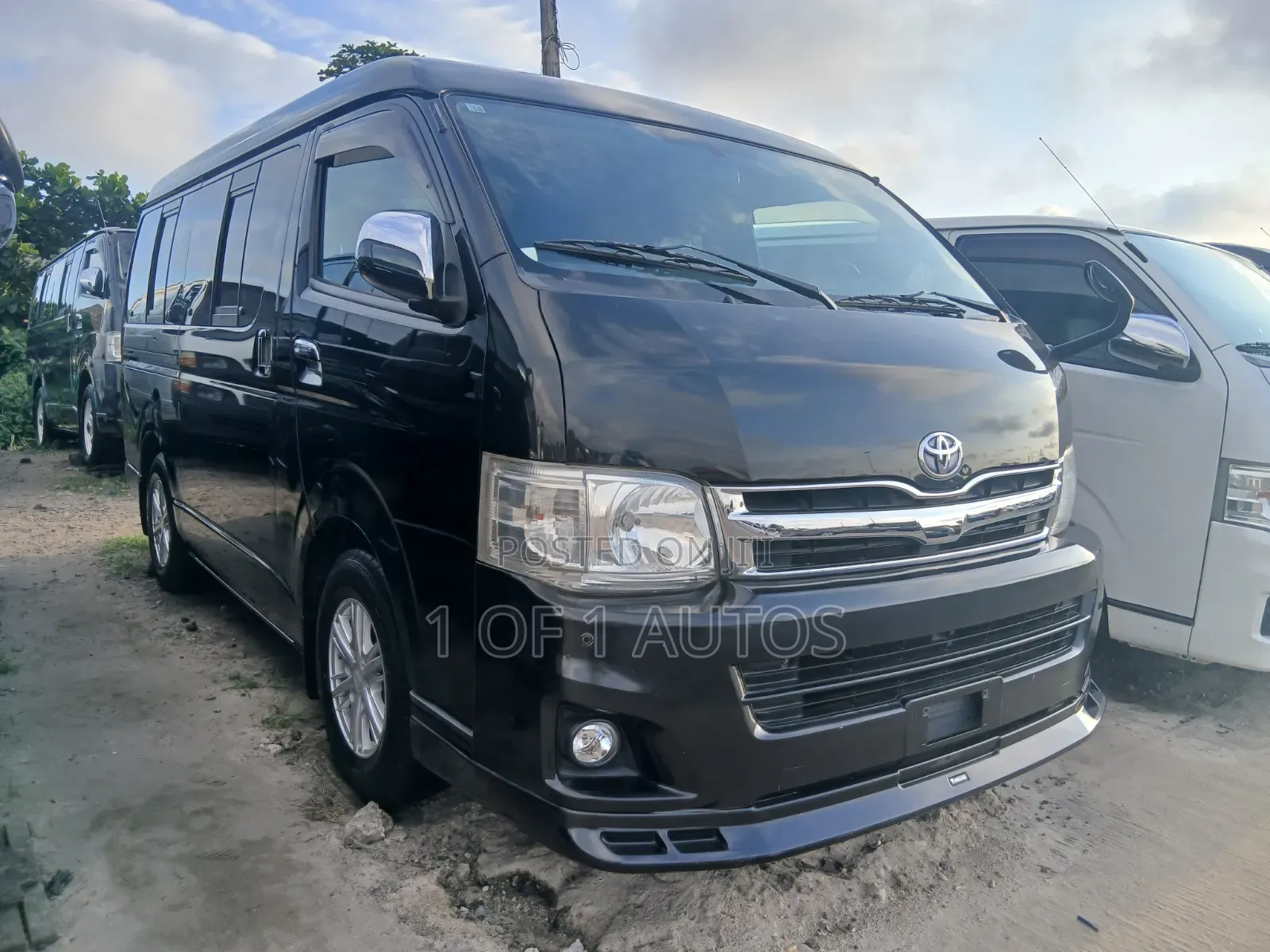 Toyota HiAce 2012 Black