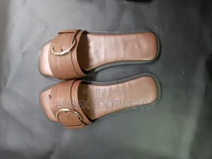 Women's Slide
