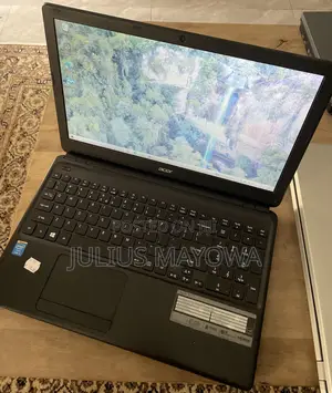 Laptop Acer Aspire E1-572 8GB Intel Core i5 HDD+SSD 128GB