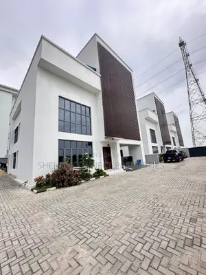 5bdrm Duplex in Banana Island for rent