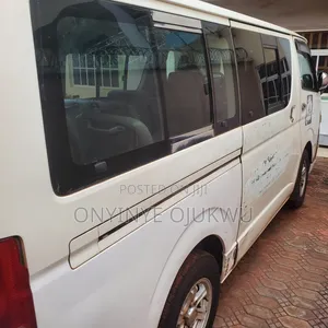 Toyota HiAce 2012 White