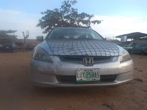 Honda Accord 2004 Gold
