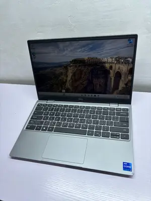 Laptop Dell Latitude 3320 8GB Intel Core i7 SSD 256GB