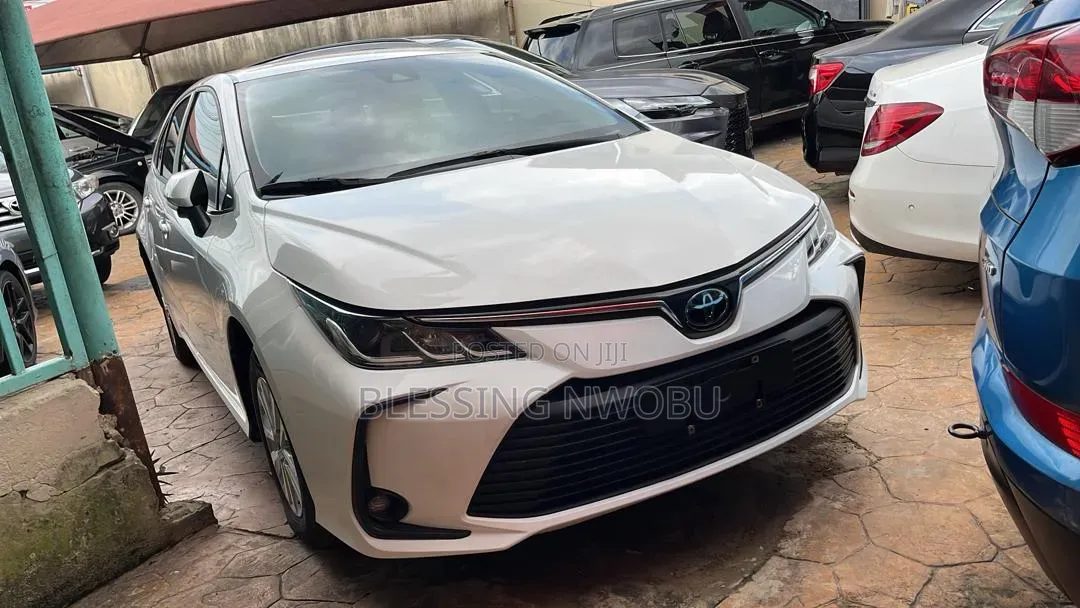 Toyota Corolla 2023 White